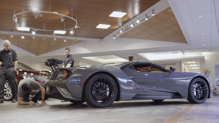 Ποιο αυτοκίνητο αγόρασε ο πρωταθλητής του Formula Drift;